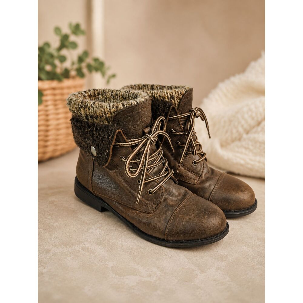 CLIFFS Brown Lace Up Ankle Boots 6.5 Women's Knit Sweater Cuff Faux Fur Lined